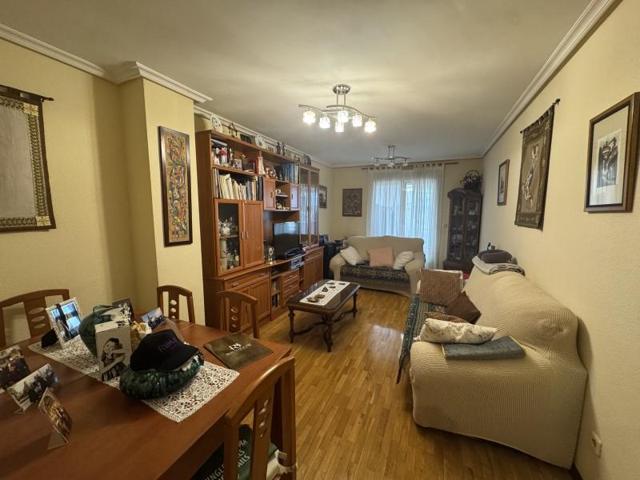 Piso en venta en León photo 0