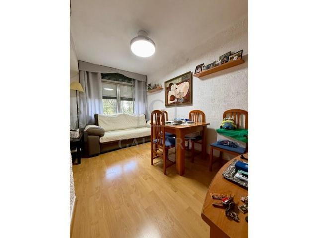 Piso en venta en Cornellà de Llobregat photo 0