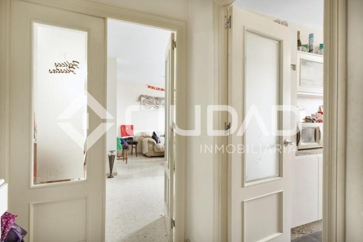 Piso en venta en Tomares, Centro photo 0