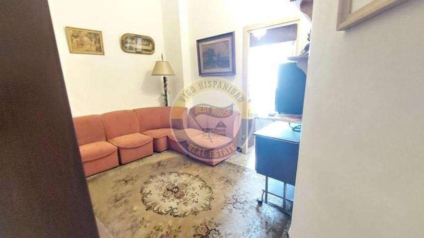 Planta baja en venta en Vigo, Casco Vello photo 0