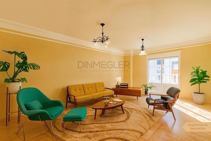 Apartamento en venta en Torrevieja, Centro photo 0