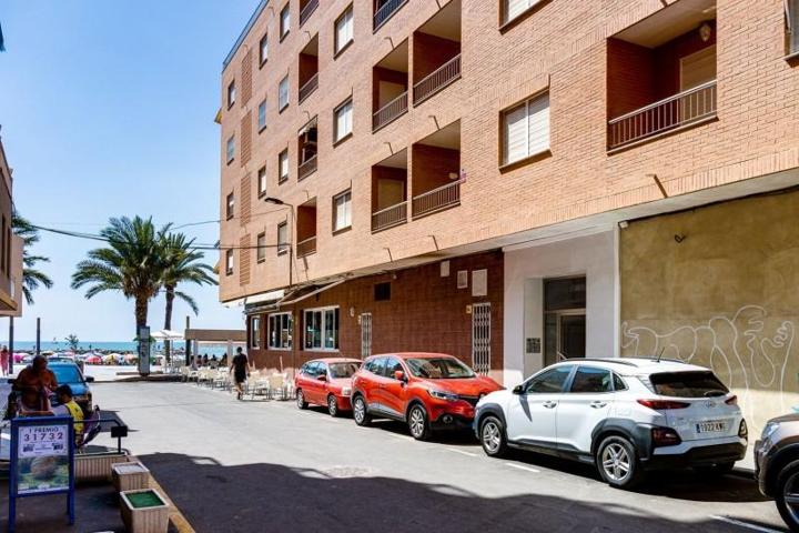 Piso en venta en Torrevieja, Baix Segura photo 0