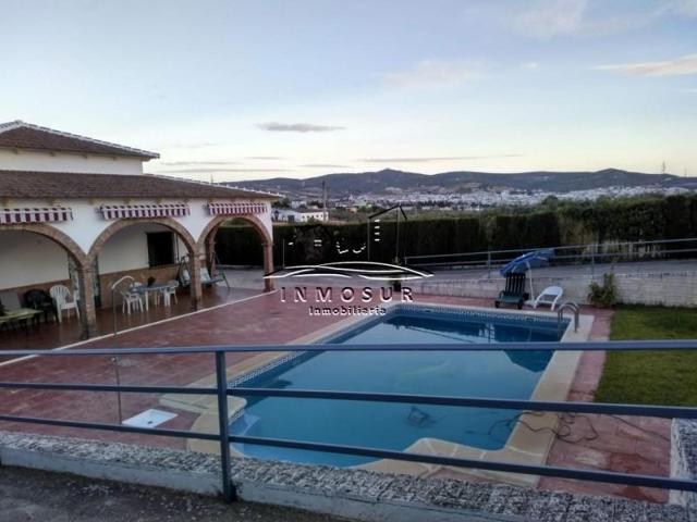 Chalet en venta en Lucena, Lucena photo 0