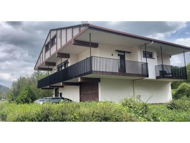 Chalet en venta en Arruazu photo 0