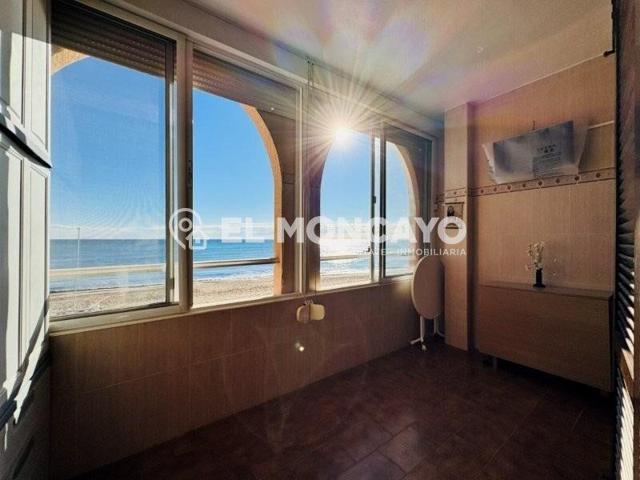 Apartamento en venta en Torrevieja, La Mata photo 0