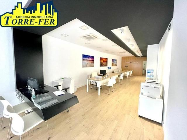 Local comercial en venta en Almería, Centro photo 0