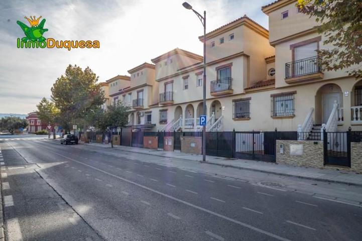 Adosada en venta en Cúllar Vega, Cúllar Vega photo 0