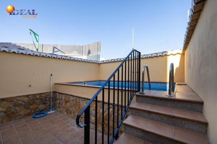 Adosada en venta en Pulianas, Vega de granada zona noroeste photo 0