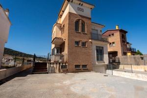 Chalet en venta en Dílar, Urbanizacion canadas del parque photo 0