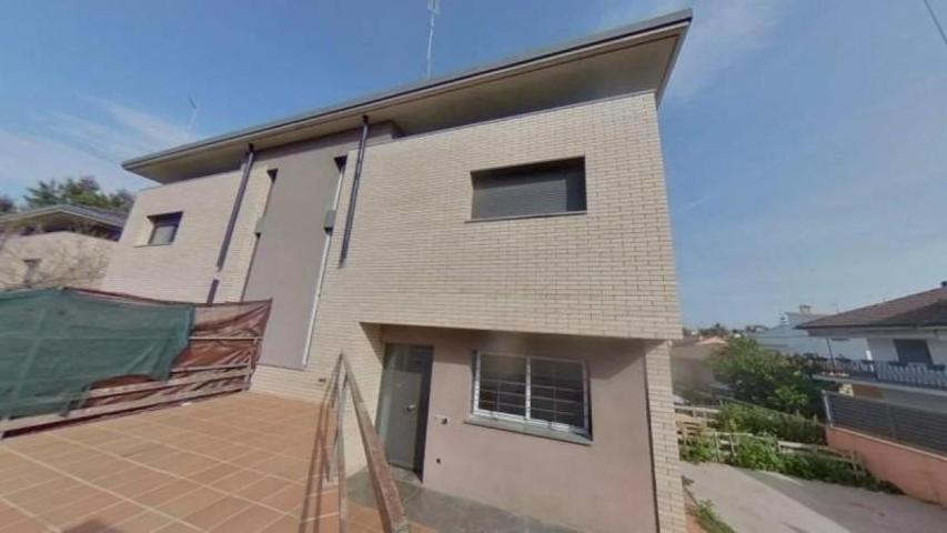 Adosada en venta en Terrassa, Can Parellada photo 0