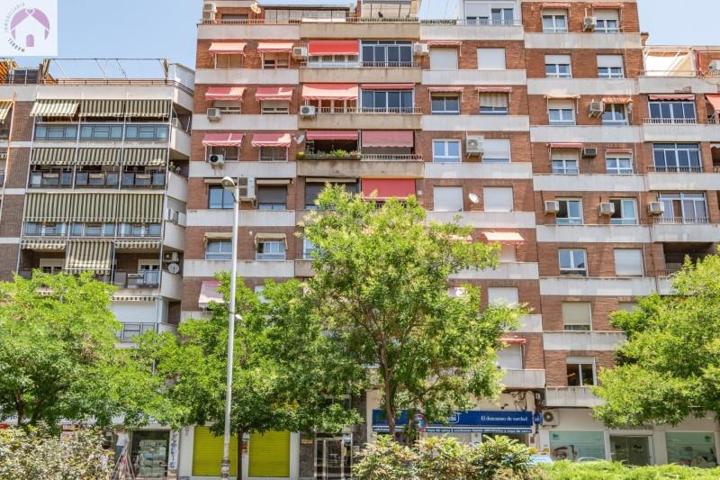 Piso en venta en Granada, Centro photo 0