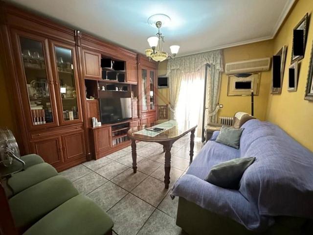 Casa en venta en Úbeda photo 0