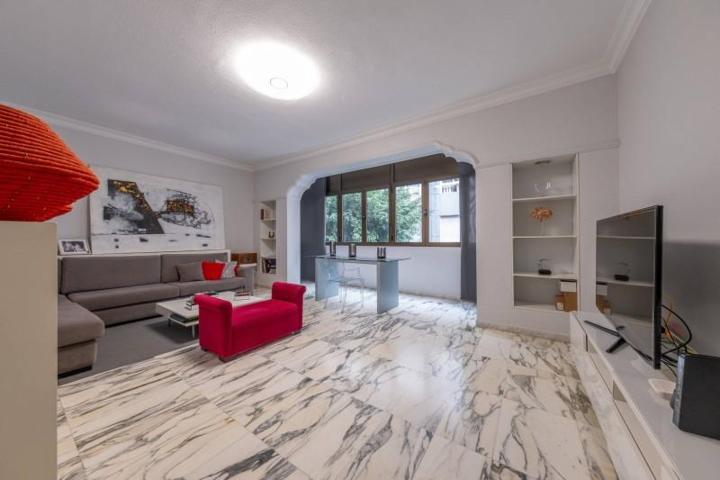 Piso en venta en Las Palmas de Gran Canaria, Santa Catalina - Canteras photo 0