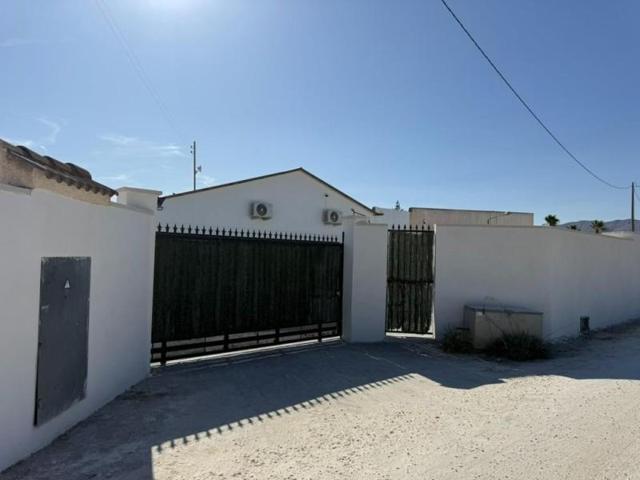 Chalet en venta en Elche, Matola photo 0
