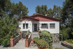 Casa en venta en Corbera de Llobregat, Santa maria de l avall photo 0