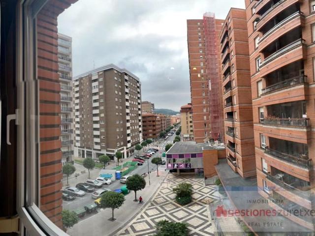Piso en venta en Bilbao photo 0