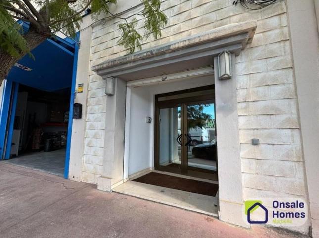 Local comercial en venta en Marbella, La Puya - La Ermita photo 0