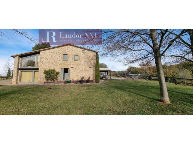 Chalet en venta en Palol de Revardit photo 0