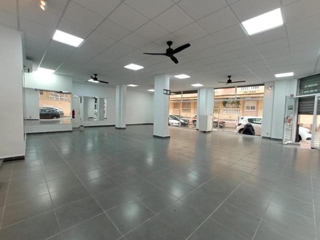 Local comercial en alquiler en Torrevieja, Torrevieja photo 0