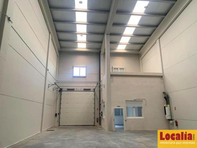 Nave industrial en alquiler en Valladolid photo 0
