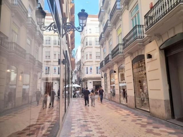 Local comercial en alquiler en Valencia, Centro - Sant Francesc photo 0