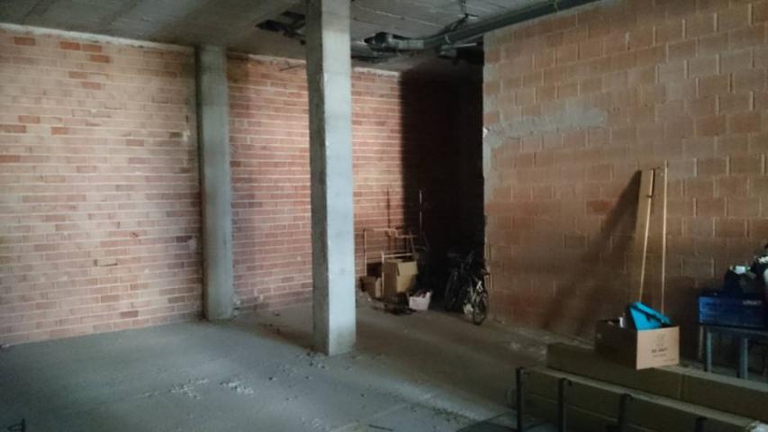 Local comercial en venta en Baena, Avda. Padre Villoslada photo 0