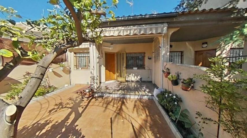 Adosada en venta en Santiago de la Ribera photo 0