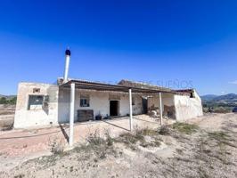 Casa con terreno en venta en Elda photo 0