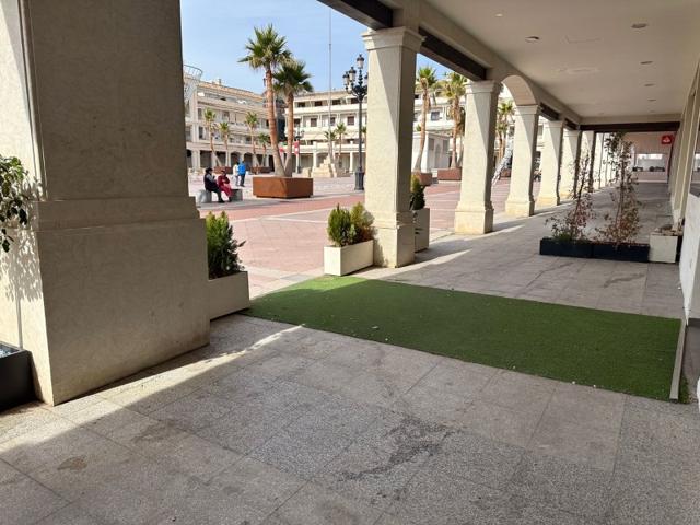 Local comercial en venta en Nerja, Centro photo 0