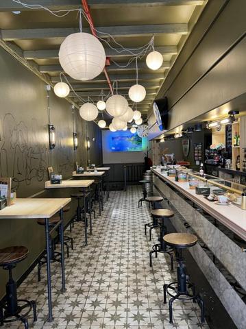 Local comercial en venta en Oviedo, Oviedo photo 0