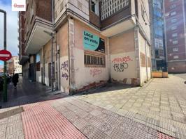 Local comercial en venta en Burgos, Avda. Reyes Católicos photo 0