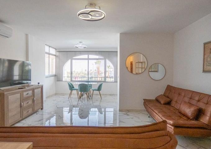 Apartamento en venta en Villamartin, Villamartín photo 0