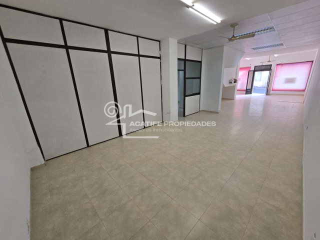 Local comercial en venta en Arrecife, Arrecife photo 0