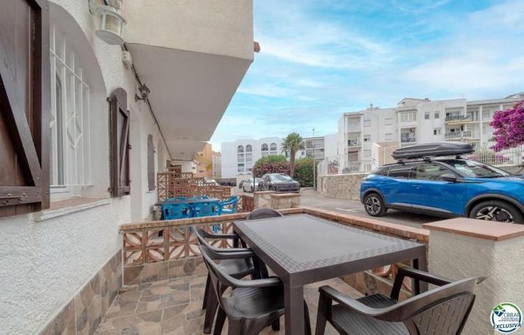 Apartamento en venta en Empuriabrava photo 0