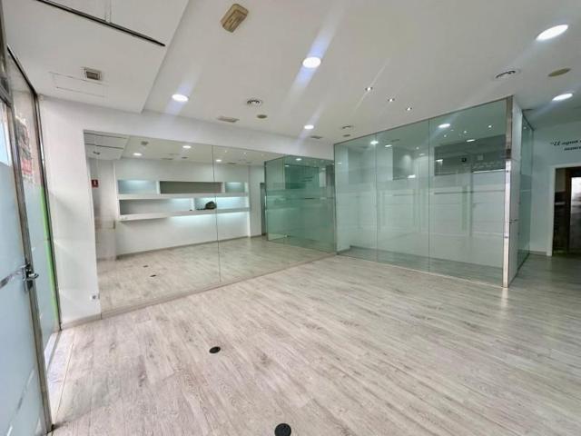 Local comercial en venta en Córdoba, Ciudad Jardín photo 0