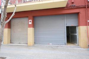 Local comercial en venta en Mataró, Rocafonda photo 0