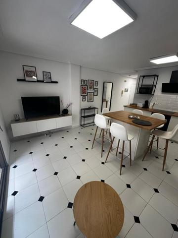 Apartamento en venta en Torrevieja, Centro photo 0