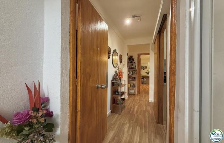 Apartamento en venta en Roses photo 0