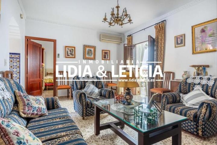 Casa en venta en Alcalá de Guadaira, Centro photo 0
