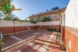 Adosada en venta en Ogíjares, Carretera de armilla photo 0