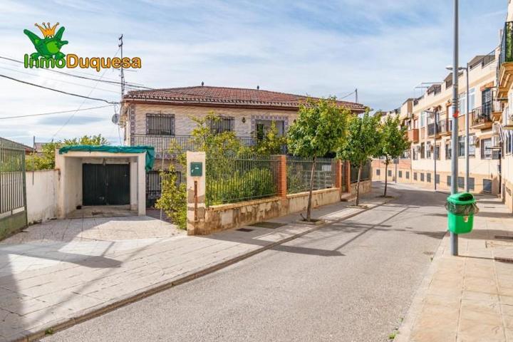 Casa en venta en Vegas del Genil, Ambroz photo 0