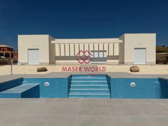 Chalet en venta en Pinoso, Camino del prado photo 0