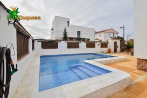 Chalet en venta en Cúllar Vega, URB. VENTORRILLO photo 0