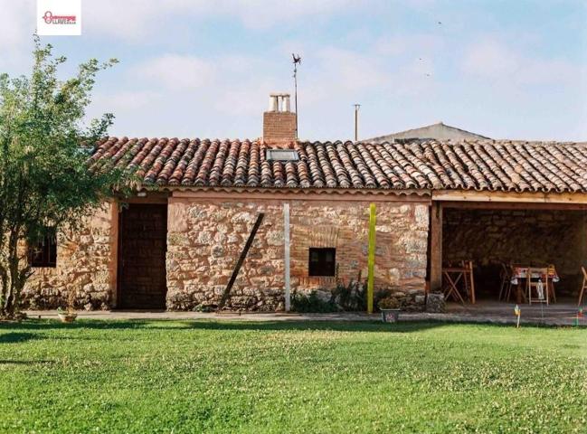 Casa con terreno en venta en Pedrosa de Río Úrbel, Castilla y leon photo 0