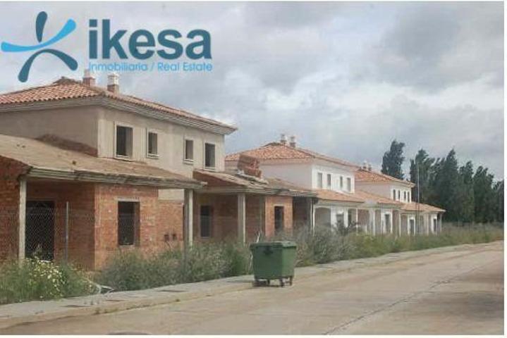 Adosada en venta en San Bartolomé de la Torre, San Bartolomé de la Torre photo 0