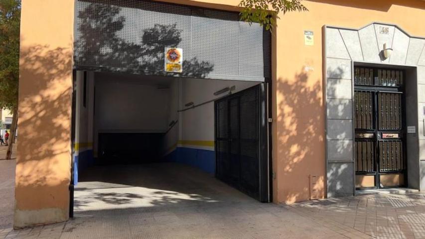 Garaje en alquiler en Granada, Alhamar photo 0