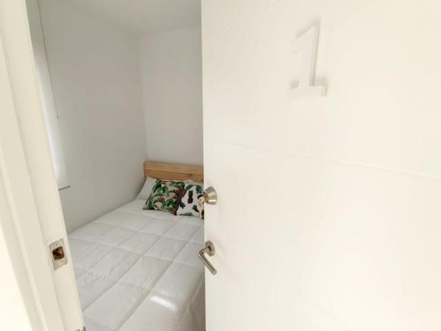 Habitación en alquiler en Granada, Calle Doña María Manuela, 18011 photo 0