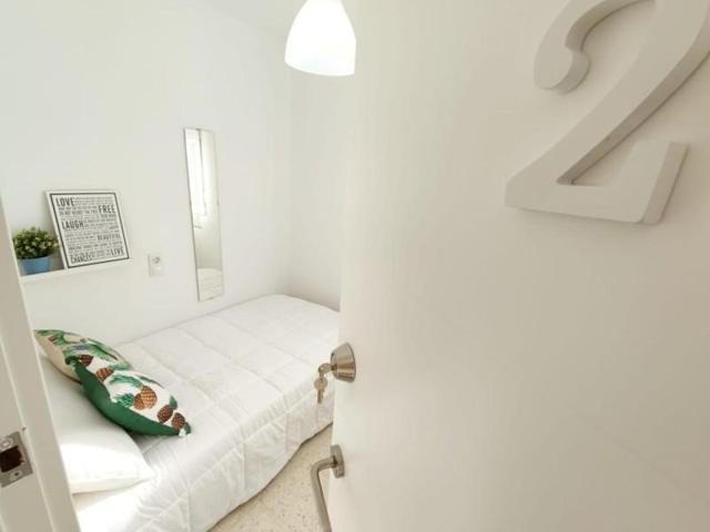 Habitación en alquiler en Granada, Calle Doña María Manuela, 18011 photo 0