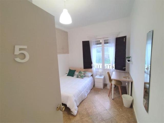 Habitación en alquiler en Granada, Paseo de Cartuja, 18012 photo 0