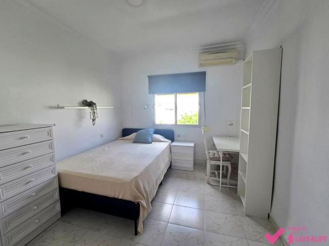 Habitación en alquiler en Sevilla, Avenida Virgen de la Esperanza, 41012 photo 0